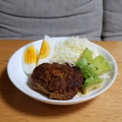 豆腐はよく入れますがえのきは初でした！ふんわり柔らかくてヘルシーに仕上がって嬉しい美味しいレシピでした☺︎